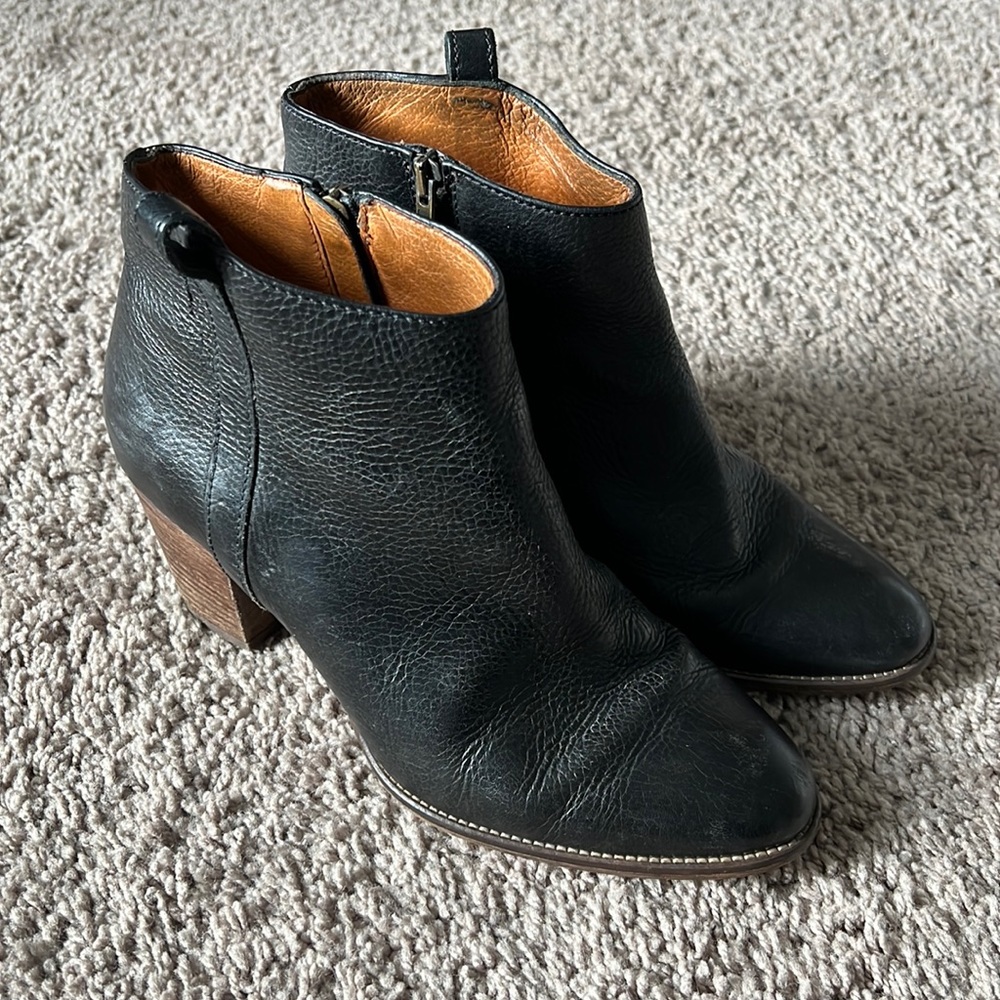 Madewell black leather ankle booties